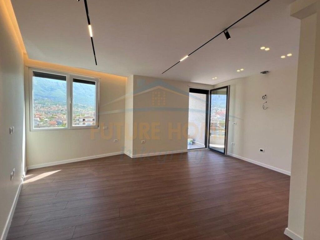 Shitet, Apartament 2+1+Post Parkimi, Brryli, Tiranë.