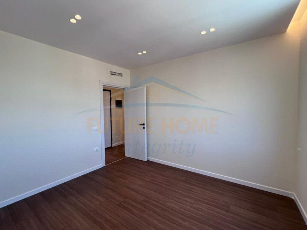 Shitet, Apartament 2+1+Post Parkimi, Brryli, Tiranë.