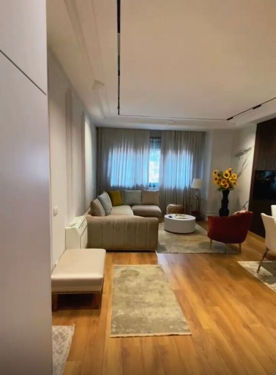 APARTAMENT 2+1+2+ POST PARKIMI ME QIRA, RRUGA E BARRIKADAVE, TIRANE! 1,700 € /Muaj
