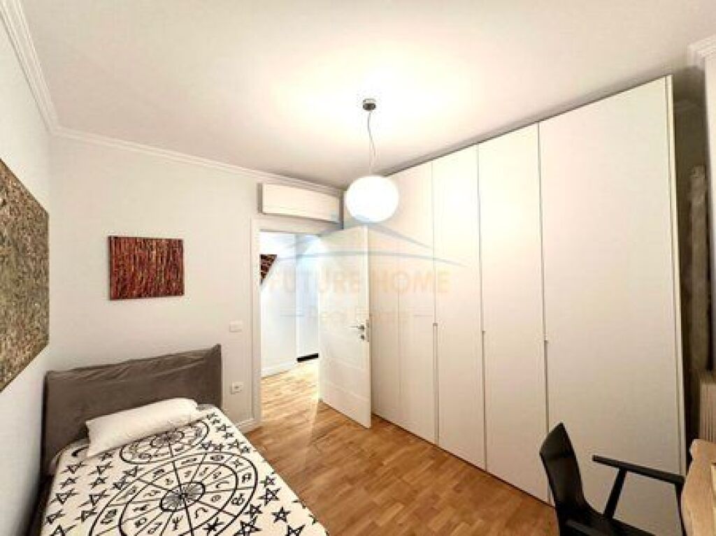 For sale, Apartment 2+1+2, Barrikadave Street, Tirana