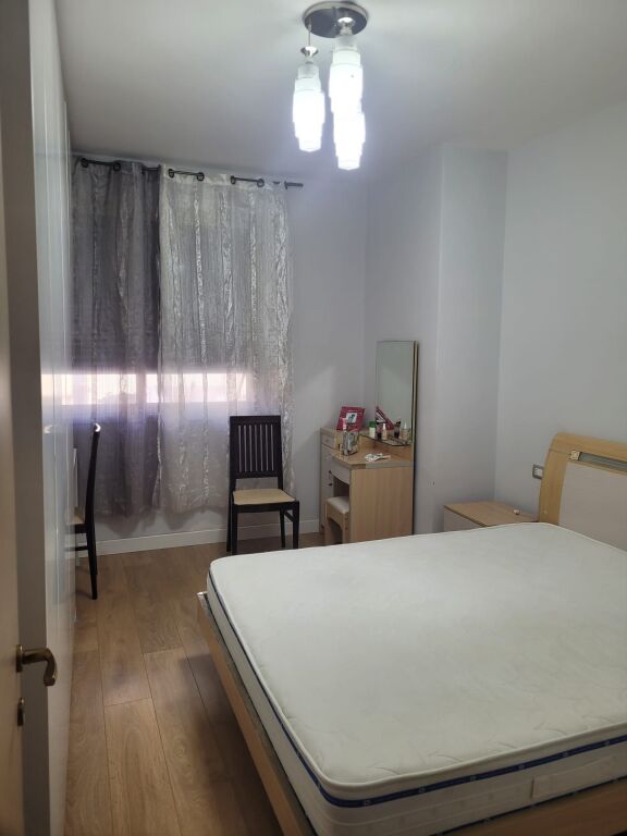 Apartament 2+1 per qera , ne qender te Durresit