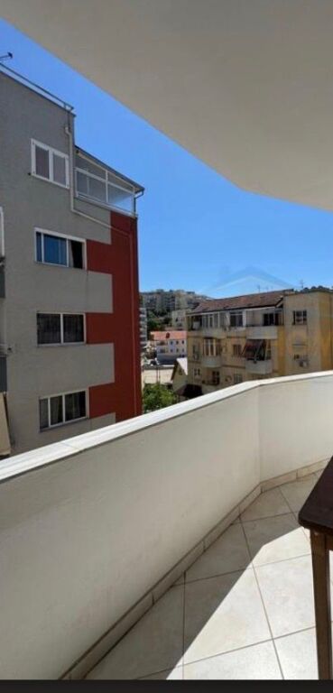 Qera, Apartament 1+1, Fresk