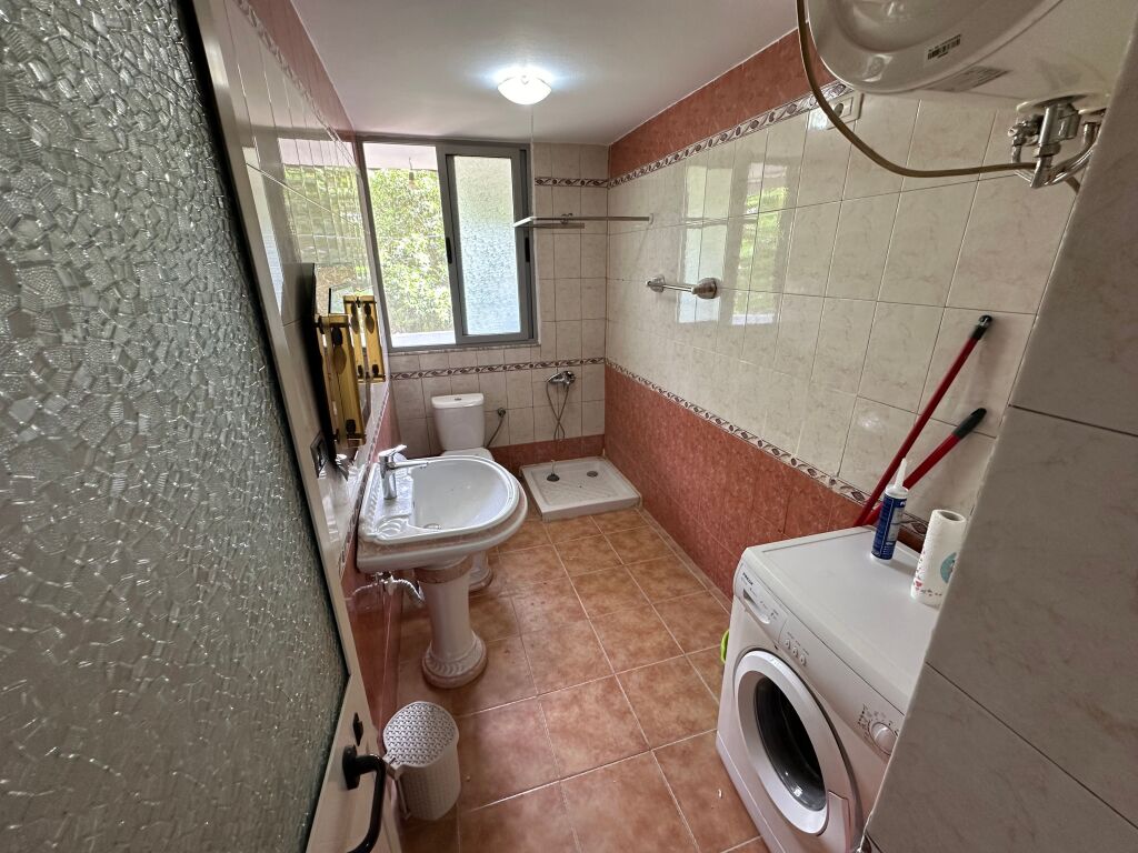 Apartament 1+1 me qera tek Materniteti i Ri