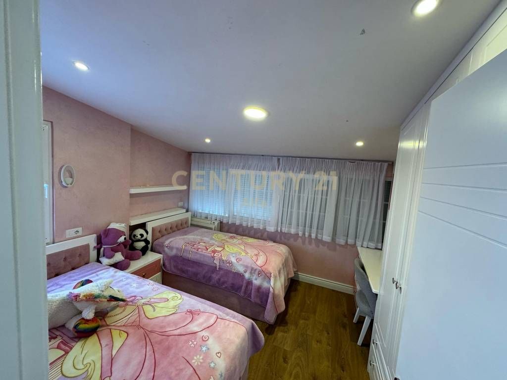 SHITET PENTHOUSE LUKSOZ NE FRESK