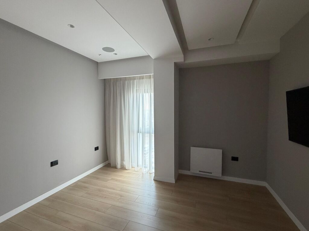 Jepet me qira dupleks luksoz tek Square 21