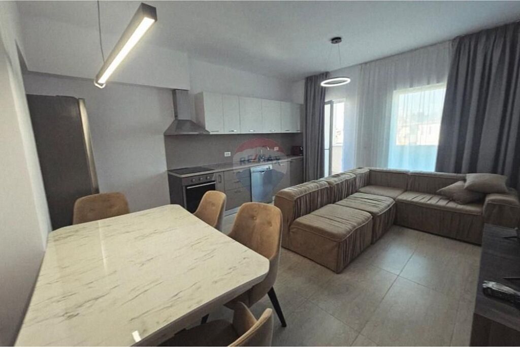 Affittasi appartamento 2+1+veranda nel complesso Aura