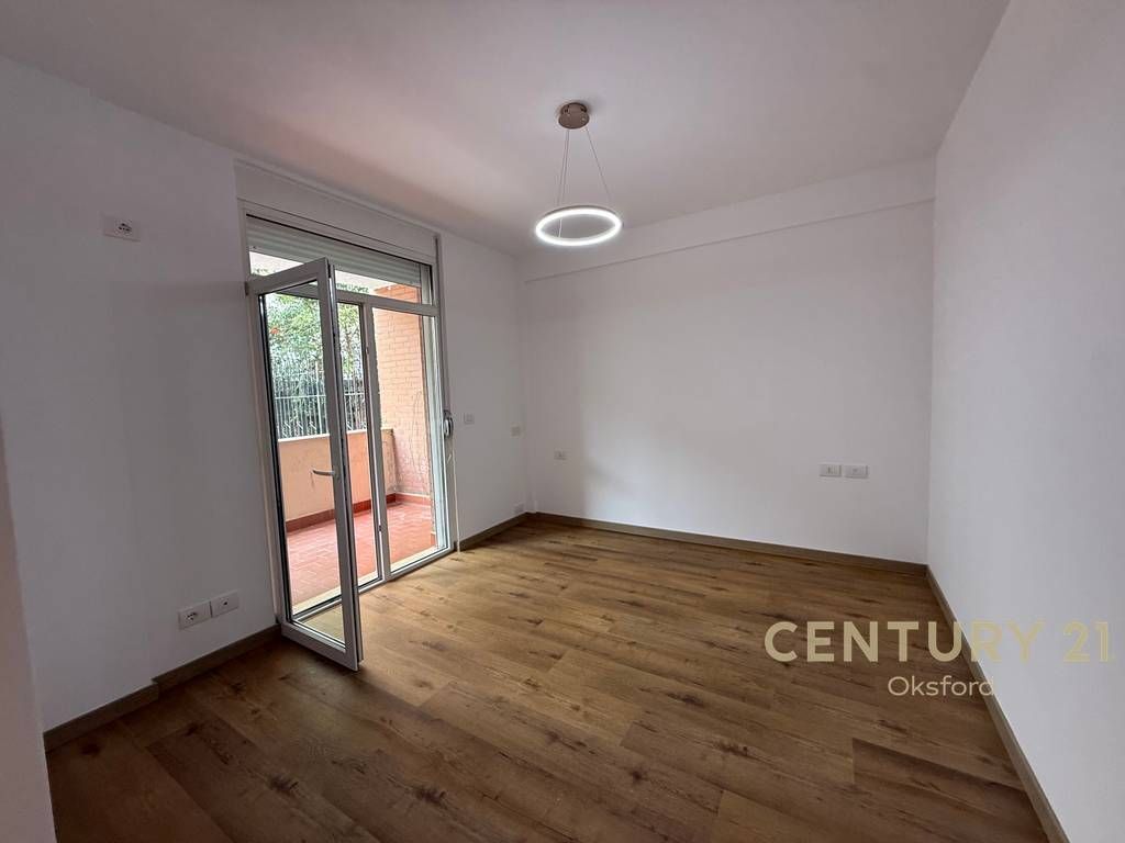 VENDIAMO APPARTAMENTO 2+1+VERANDA A KODRA E DIELLIT 1!