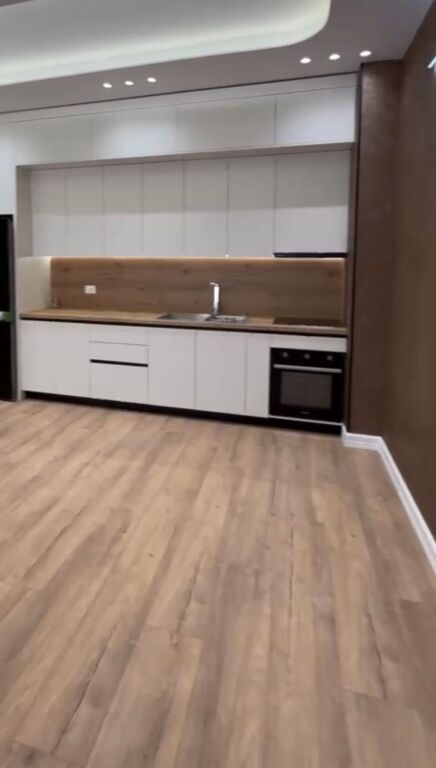 Apartament 2+1 per shitje perballe American 3