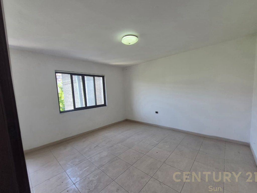 Shitet Apartament 2+1, ish stacionin e fundit të Tiranës së Re!!