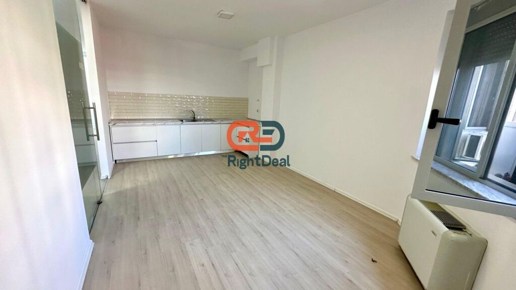 Tek Kompleksi Halili, Jepet Me Qira, Super Ambient Per Zyra Ose Klinika!!!