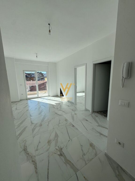 OFFICE 65 M2 FOR RENT ON DRITAN HOXHA STREET, AURA COMPLEX 50,000 LEKE