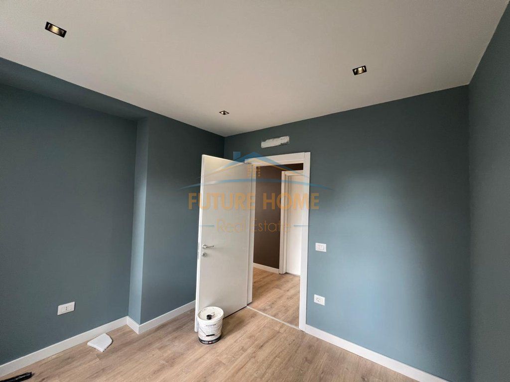 Shitet , Apartament 3+1+2 , Unaza e Re