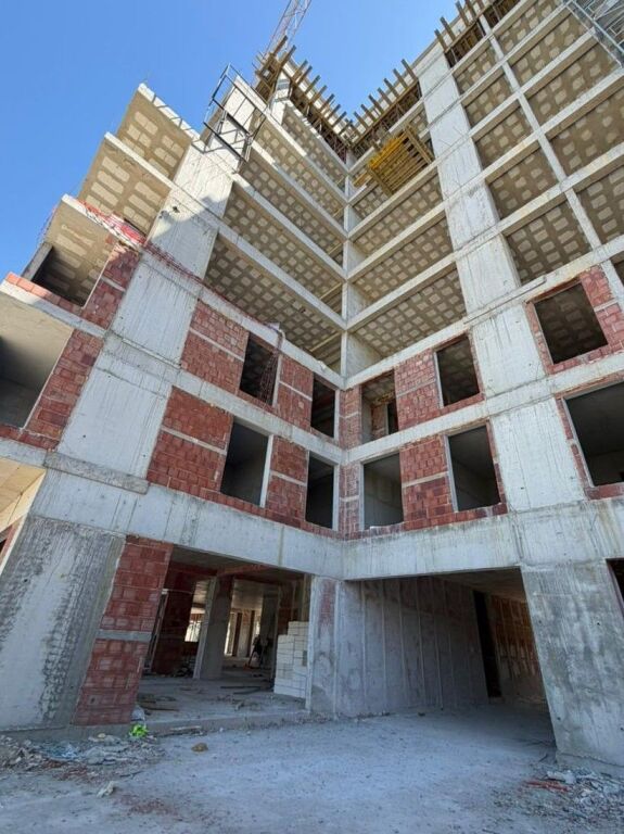 Shitet apartament 2+1 , Venatino 4-kotarja , kamez