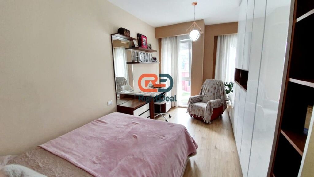 Tek "Kompleksi Magnet", Shitet Apartament 3+1, Super I Investuar!