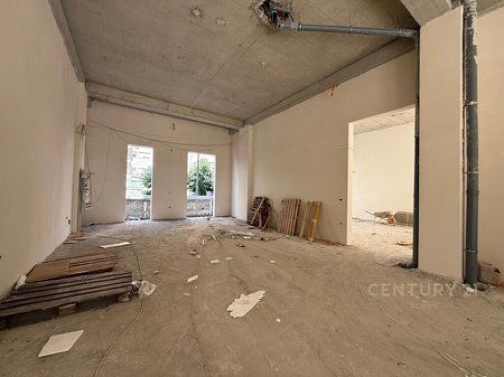 Locale commerciale in vendita a "Tirana New Entry 2" nella zona di Ish Dogana!!