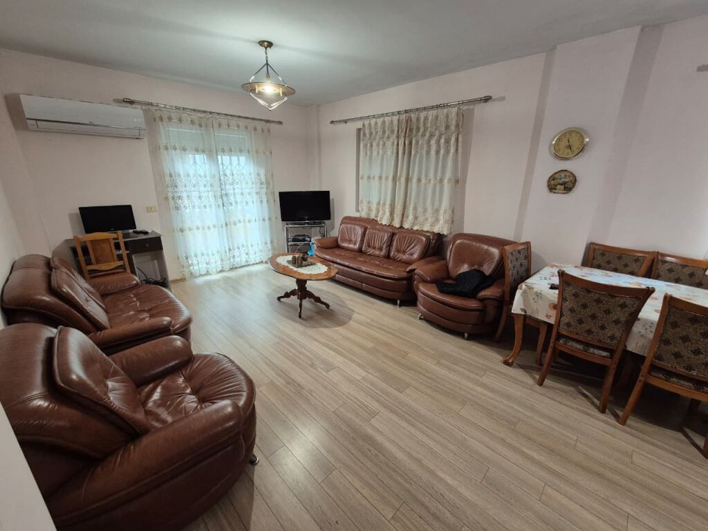 Apartment 2+1 for rent at Komuna E Parisit