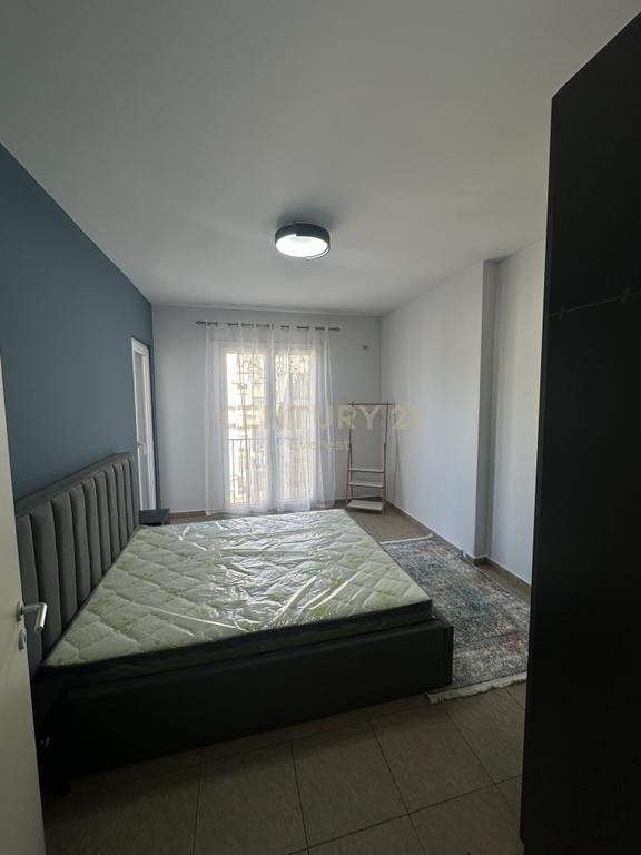 BULEVARDI ZOGU I PARE, JAPIM APARTAMENT 1+1 PER QERA!