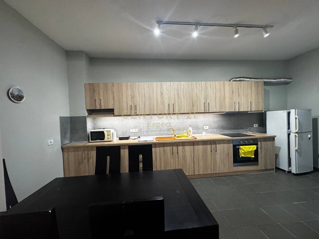 JAPIM ME QERA APARTAMENT 1+1 TEK MINE PEZA 550 € /Muaj
