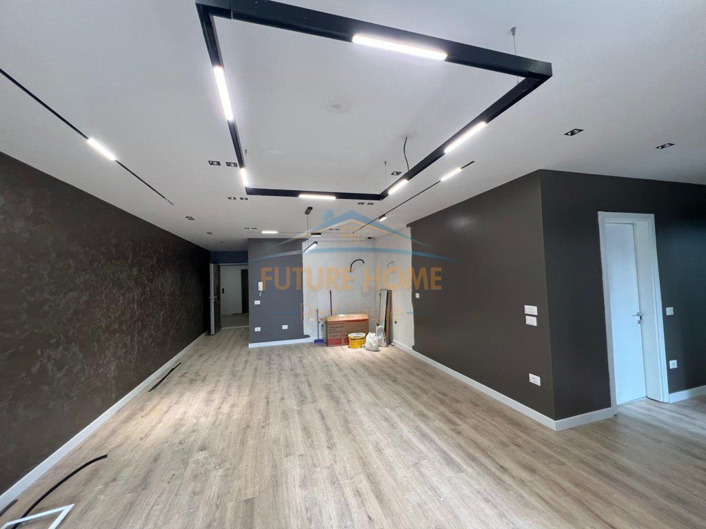Shitet , Apartament 3+1+2 , Unaza e Re