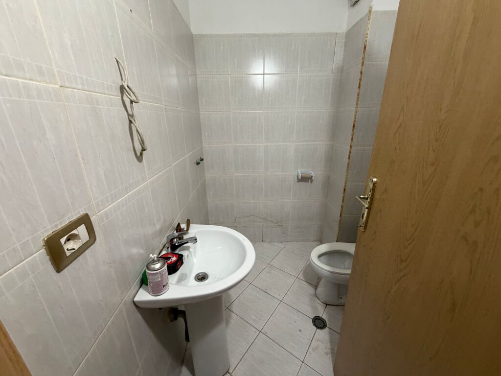 2+1, per biznes ose banim,te famedi astir,240.000 leke