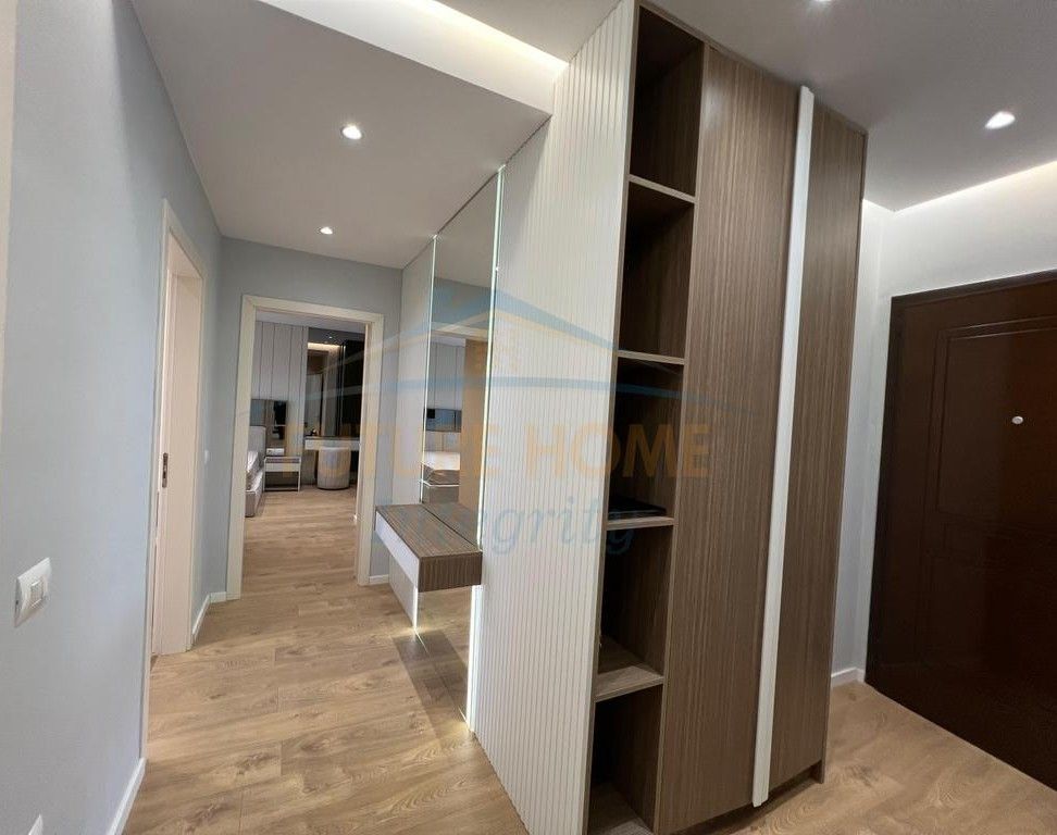 In vendita, Appartamento 2+1+2, Via Durazzo, Tirana.