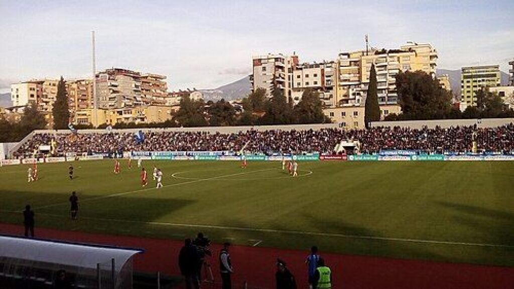 Qera per Zyra, Stadiumi Dinamo