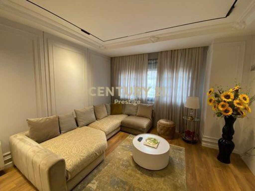 APARTAMENT 2+1+2 ME QIRA, RRUGA E BARRIKADAVE, TIRANE!