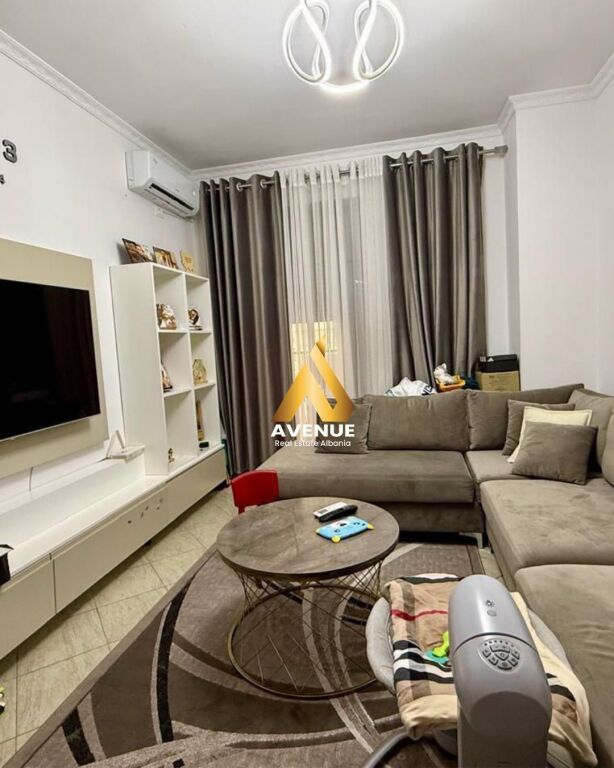 Shitet Apartament 1+1 – Kombinat, Prane Cabejve, Tirane