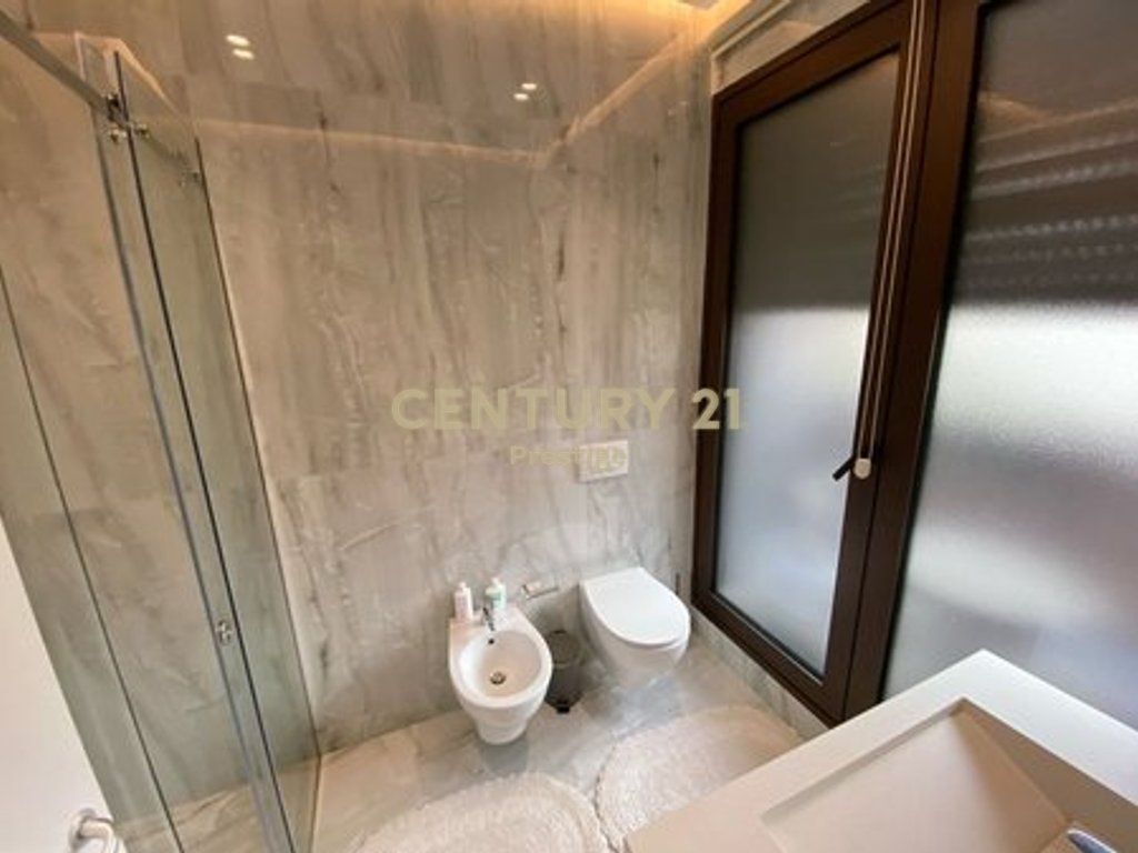 Apartment 2+1+2+Parking Space for rent at Barricades Street
