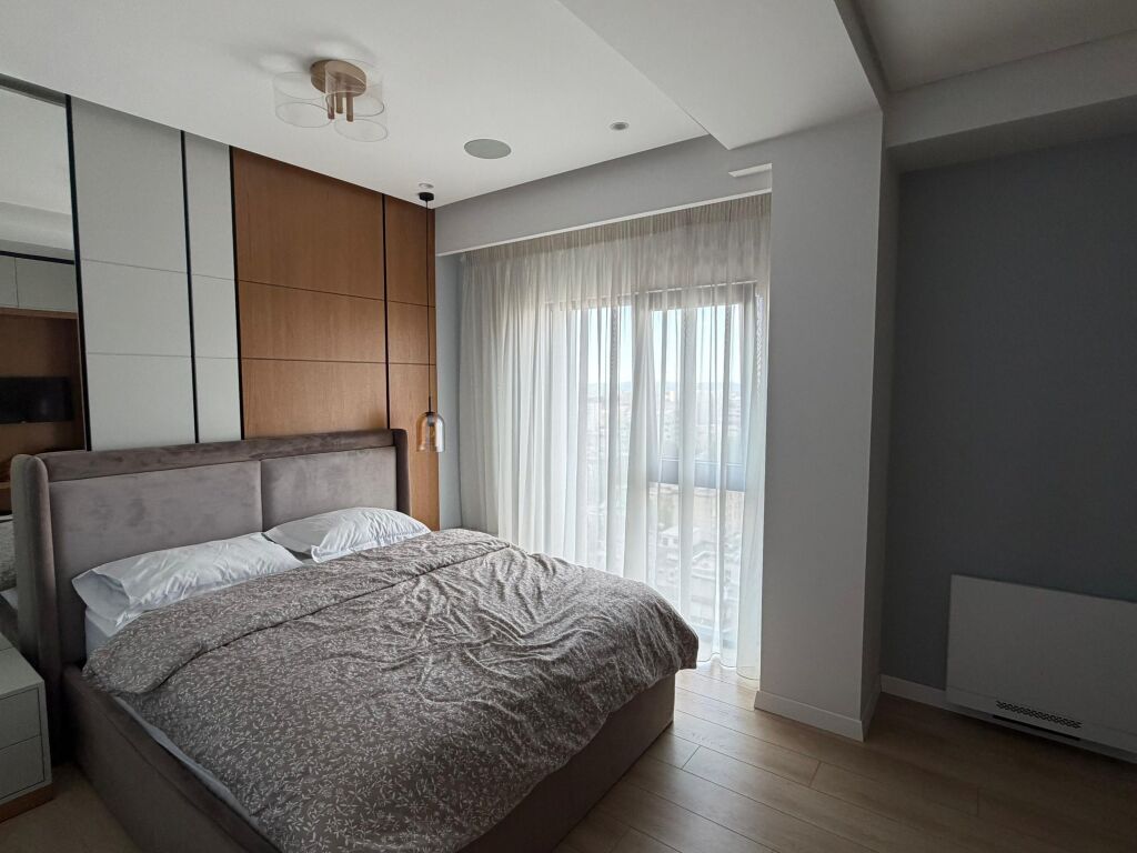 Jepet me qira dupleks luksoz tek Square 21