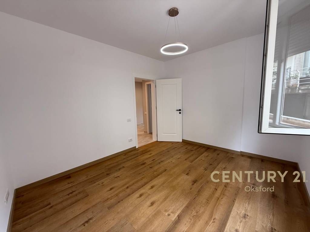 VENDIAMO APPARTAMENTO 2+1+VERANDA A KODRA E DIELLIT 1!