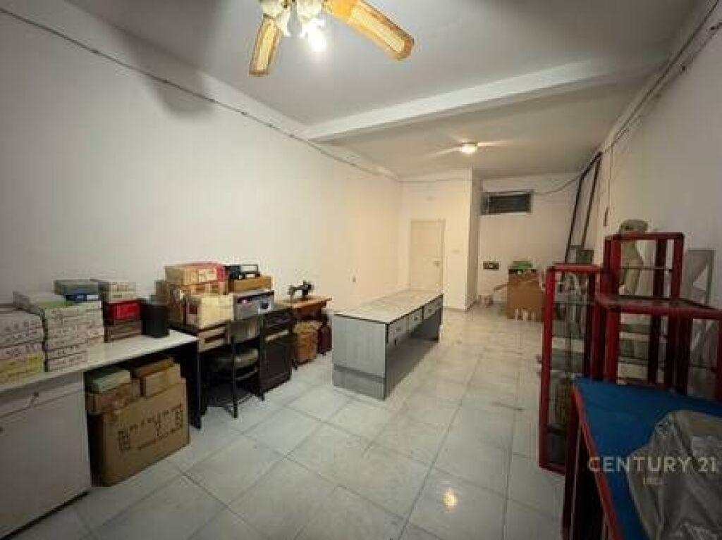 AMBIENTE 41M² VICINO ALLA SCUOLA VASIL SHANTO !