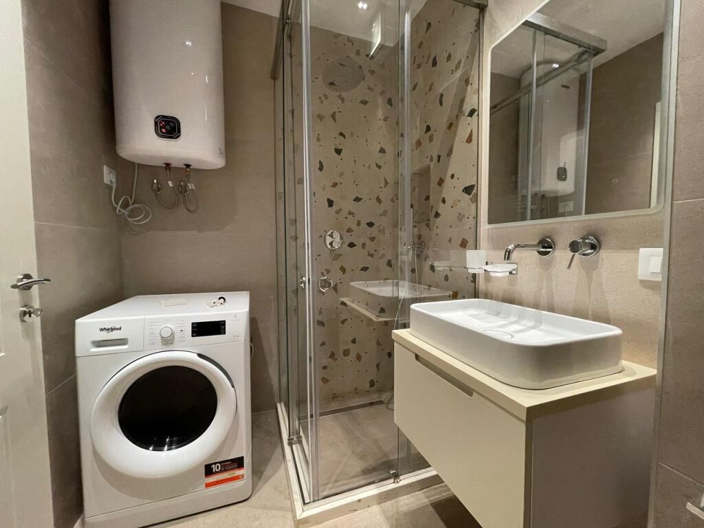Apartment 1+1 for rent at Sima Com Residence near Green City in Astir.