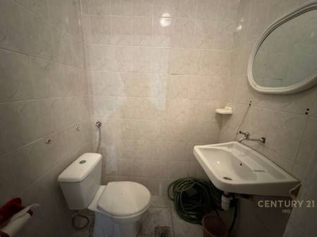 AMBIENTE 41M² VICINO ALLA SCUOLA VASIL SHANTO !