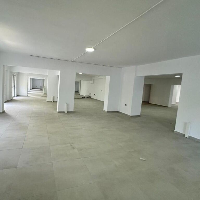 🏢✨ Locale Open Space in Vendita – Via Dritan Hoxha ✨🏢