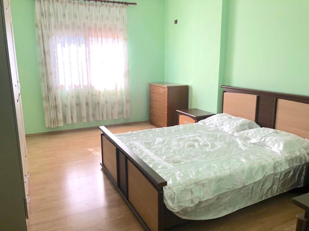 🏠Appartamento 2+1 + Balcone in affitto ✨  📍 Via Jordan Misja, Tirana💰 Prezzo: 40000 lek/mese