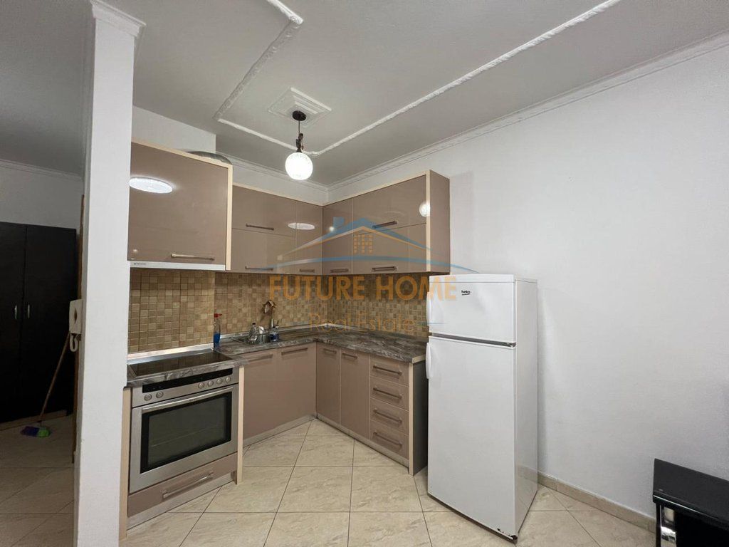 Qera Apartament 2+1 i konvertuar , Rruga Dritan Hoxha, Tiranë.