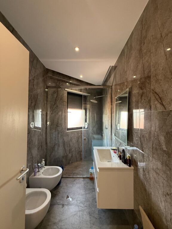 Apartament 2+1+Parking per shitje tek Zogu i Zi.