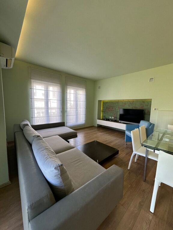 🏡 Villa su 4 Piani in Affitto – White House Residence, TEG