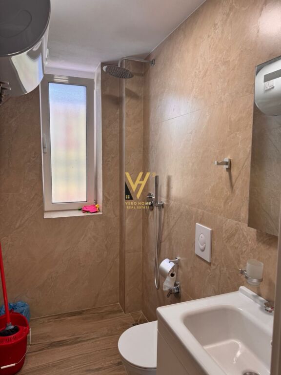 OFFICE 70 M2 FOR RENT AT 21 DHJETORI 800 EURO