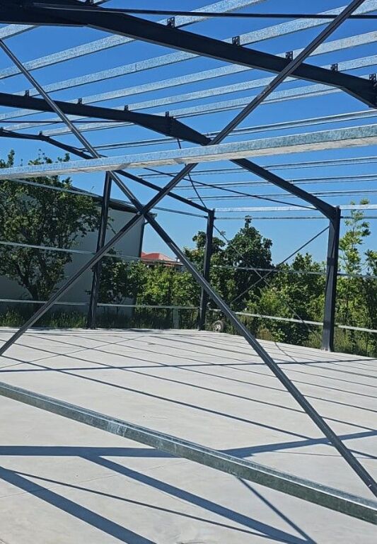 MAGAZZINO IN AFFITTO – KTHESA E KAMZËS (TRESH) 🏢