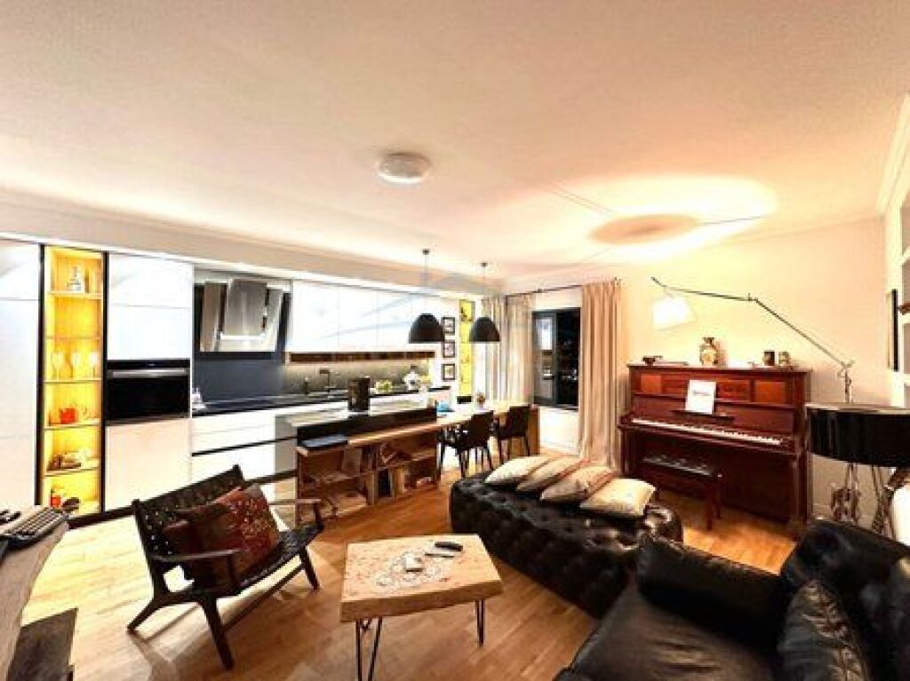 For sale, Apartment 2+1+2, Barrikadave Street, Tirana