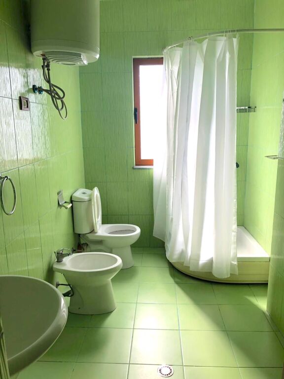 🏠Appartamento 2+1 + Balcone in affitto ✨  📍 Via Jordan Misja, Tirana💰 Prezzo: 40000 lek/mese
