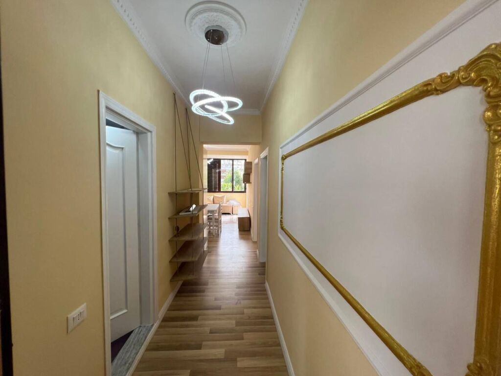 Apartament me qera ne qender te durrsit 400 milek e fundit