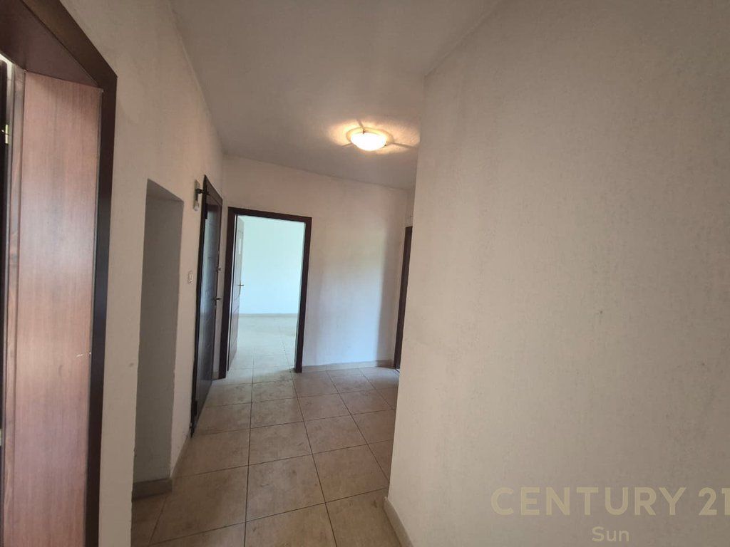 Shitet Apartament 2+1, ish stacionin e fundit të Tiranës së Re!!