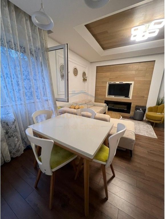 Shitet, Apartament 2+1+2, Kompleksi FZ, Liqeni i Thatë, Tiranë