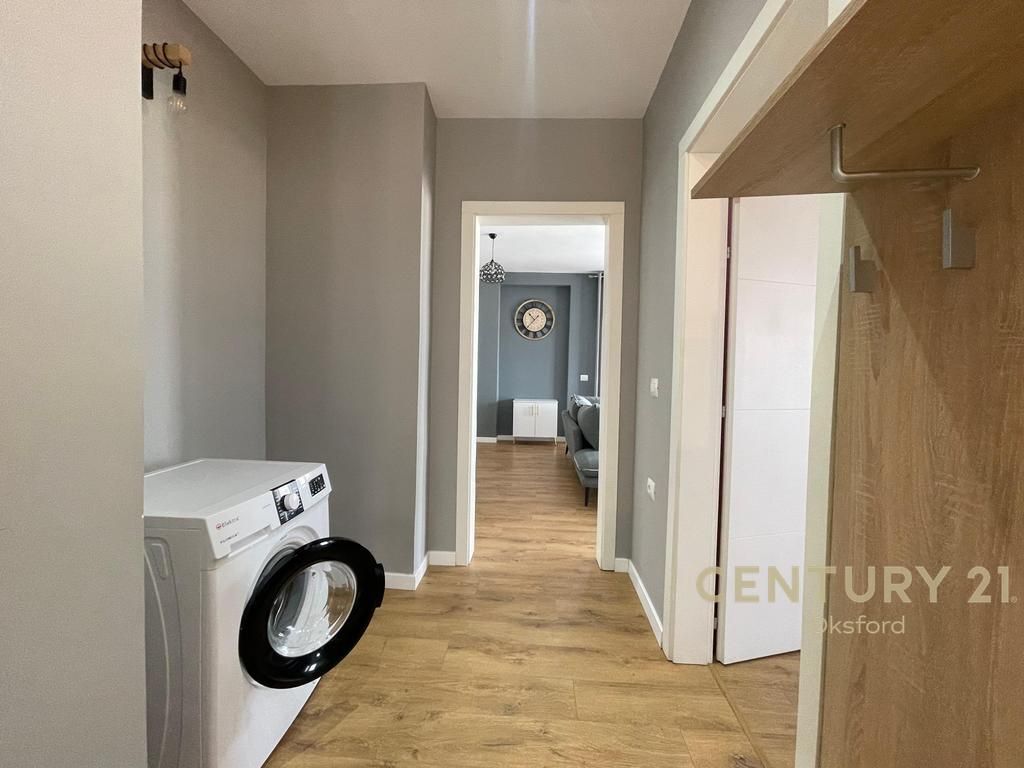 APARTAMENT PËR QIRA 2+1+2+POST PARKIMI TE KOPSHTI BOTANIK! 800 € /Muaj