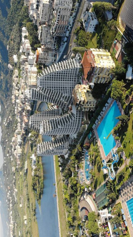 Zyrë 3+1+ Parkim Me Qira në Lake View 2,000 € /Muaj