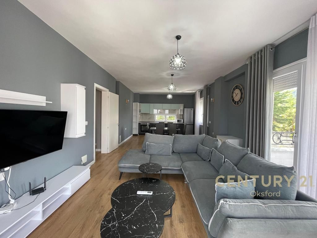APARTAMENT PËR QIRA 2+1+2+POST PARKIMI TE KOPSHTI BOTANIK! 800 € /Muaj