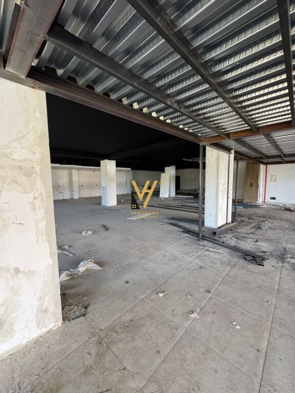 SHITET AMBIENT BIZNESI 820 M2 TE LIQENI I THATE 2.500.000 EURO